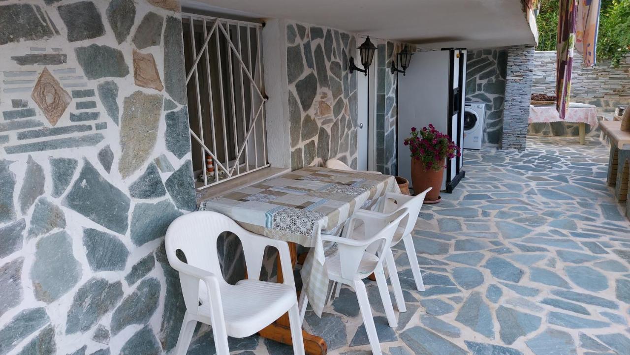 Shley House 1 Apartamento Loútsa Exterior foto