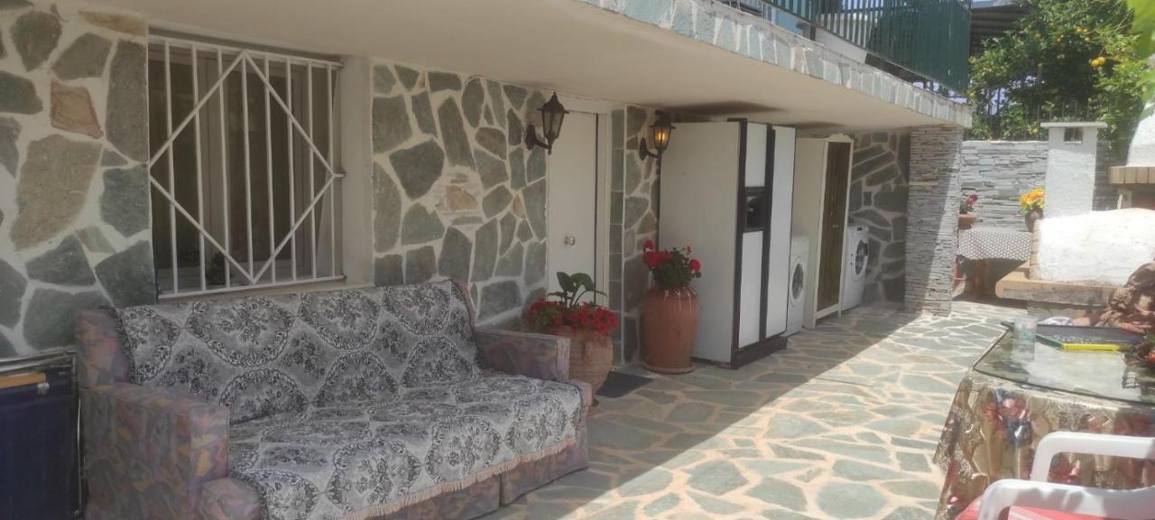 Shley House 1 Apartamento Loútsa Exterior foto